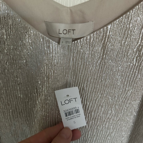 LOFT Metallic Shimmer Tank Top • Size Small • Silver Textured, Sleeveless – NWT - Picture 3 of 4